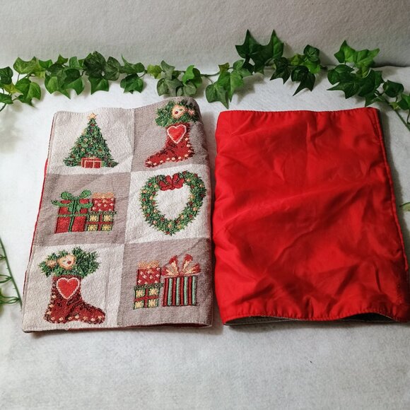 EUC: Christmas Tapestry Placemats (Set of 2) Holiday Decor 12" x 18" Red/Green - Picture 4 of 5